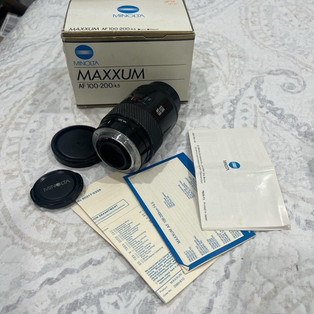 Maxxum AF 100-200mm Black Camera Lens